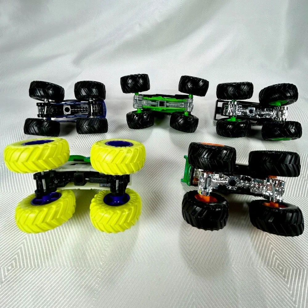 Lot of 5 Hot Wheels Monster Jam Trucks 1:64 - Various incl.Grave Digger 40 Anniv